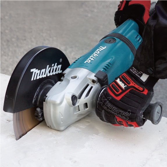 Makita GA7030 Büyük Açılı Taşlama Makinesi